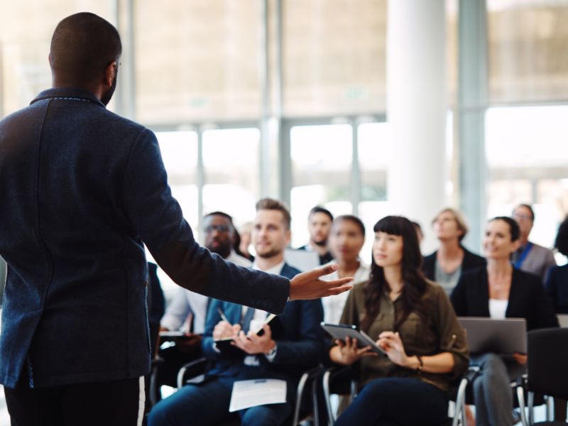 tipos de comunicação empresarial qual a melhor